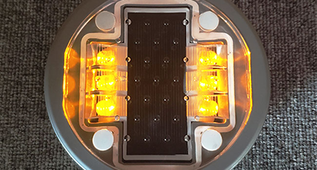 solar studs